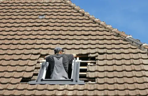 Pose de velux - Saint-Pardoux du Breuil